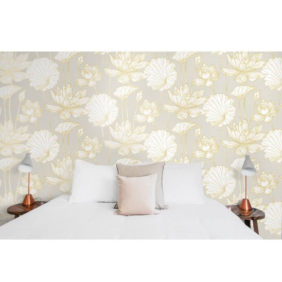 ✨NWT LOTUS FLORAL PEEL & STICK WALLPAPER✨ - Picture 7 of 9